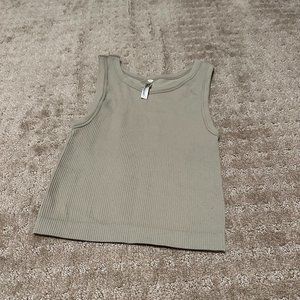 Seamless Aritzia Scoop Tank
